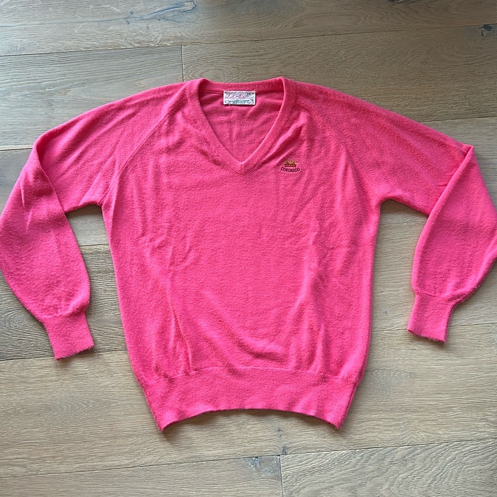 Lady Pickering v-neck golf sweater